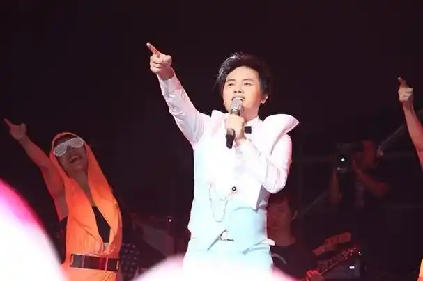 郑源图片(歌手郑源畅谈音乐之路) - 赤虎壹号