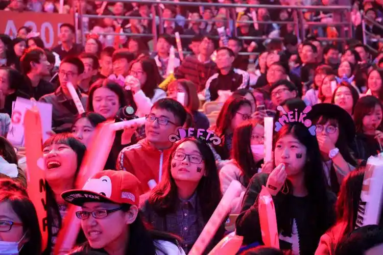 各家粉丝齐助威!德杯现场观众热情高涨