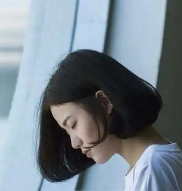 瓜子脸女生适合的清新黑色短发发型大全