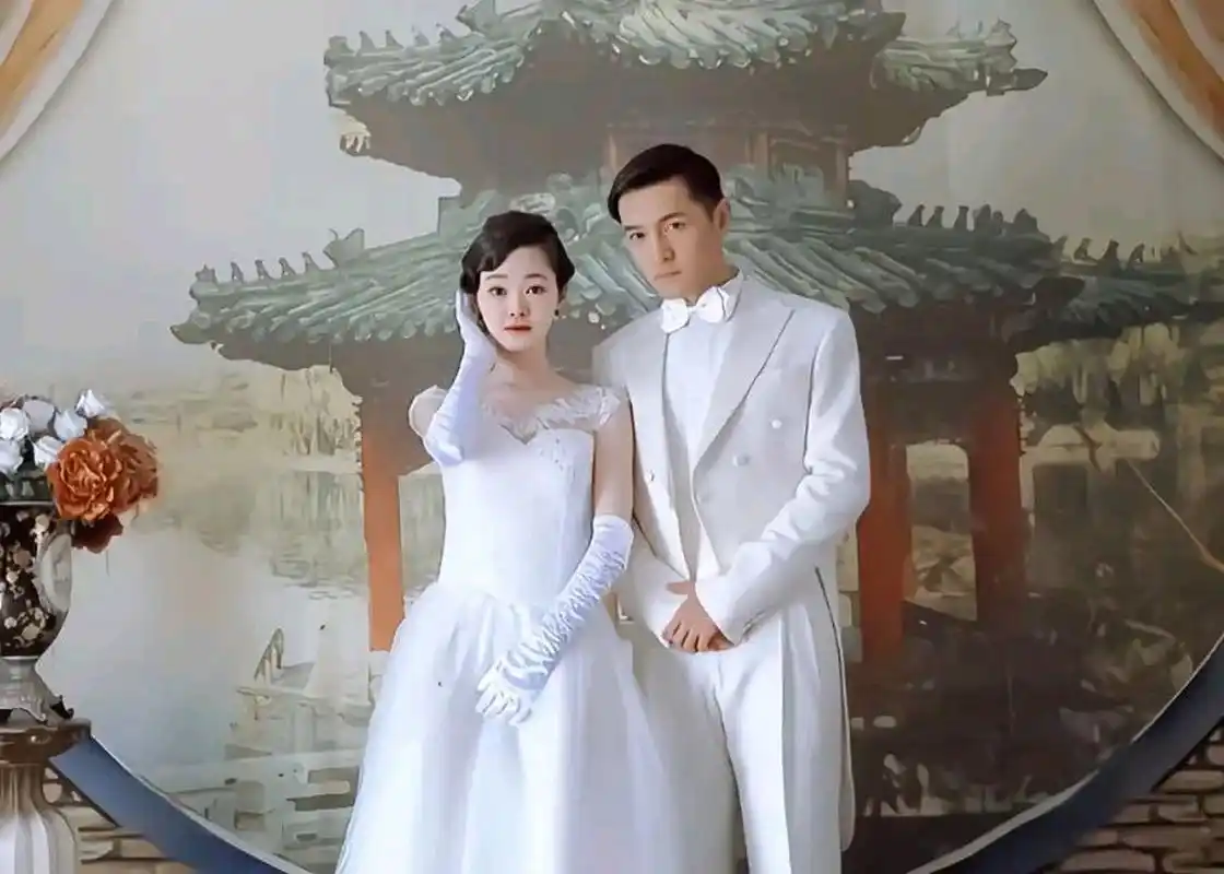 2015年,宋轶在拍摄《伪装者》时,有一场和胡歌的戏连续ng了10次,导演