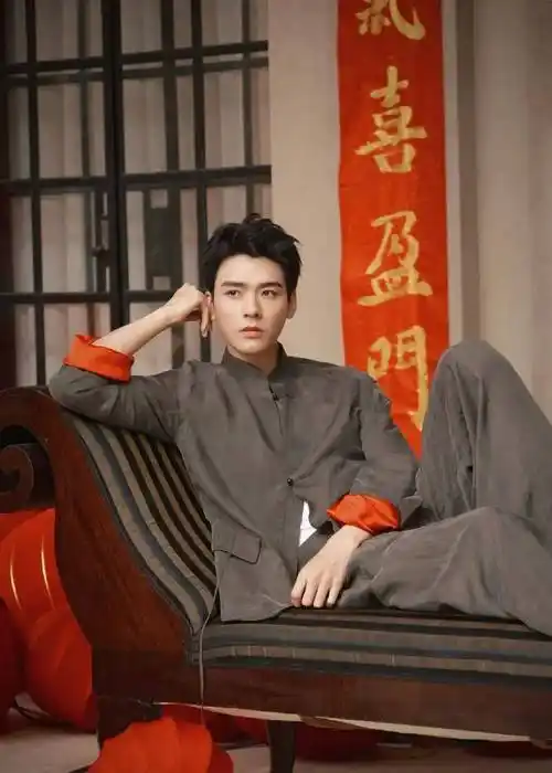 17娱乐瓜:热巴龚俊肖战李现唐嫣罗云熙朱一龙李沁谭松韵田嘉瑞_时尚