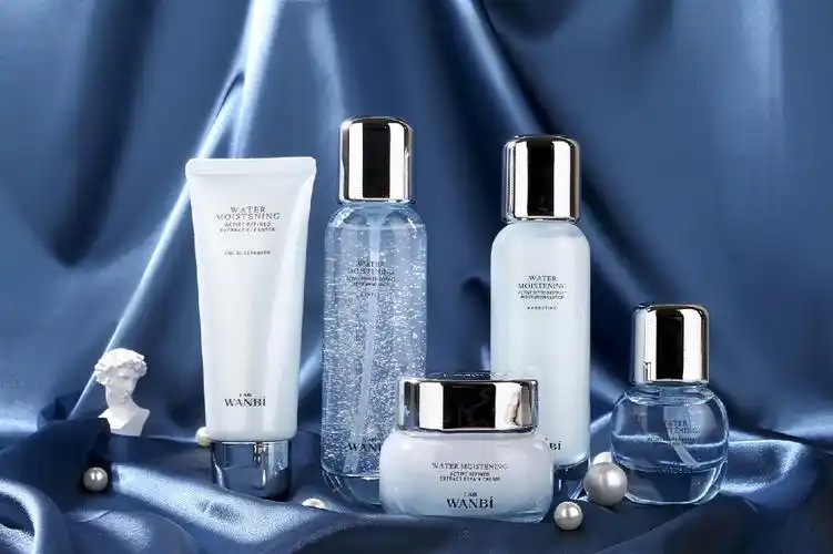 想拥有水嫩肌肤,就用丸碧雪莲水活菁粹系列护肤品吧