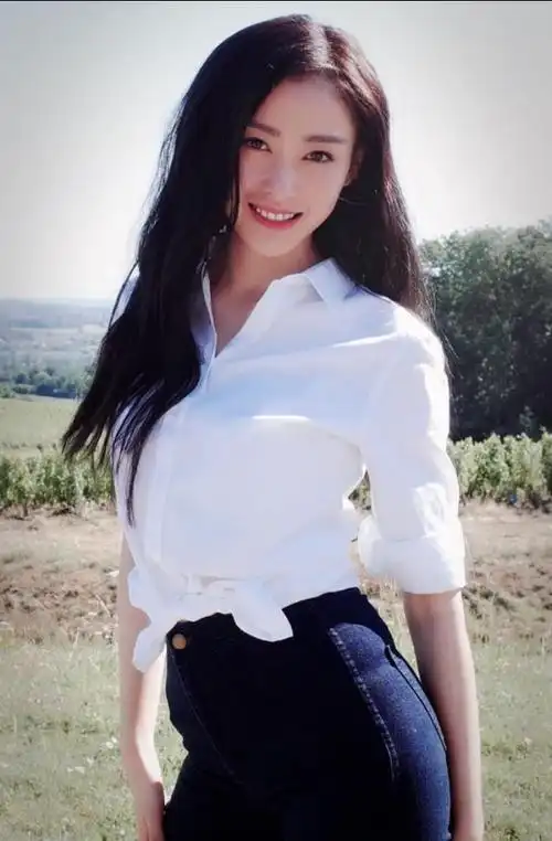 爱笑的女孩张天爱