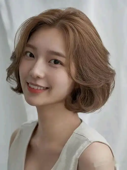 夏天和短发更配,这4款好看的短发发型,不仅减龄还显脸小