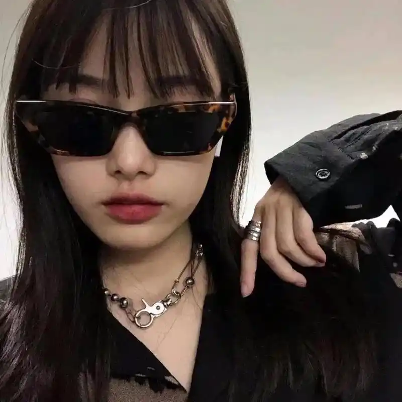 酷酷的高冷气质女头看一眼就会喜欢上的情话