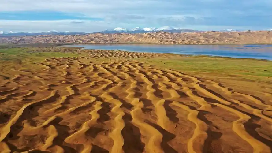 (新华全媒 )天空之眼飞阅阿尔金山保护区_自然保护区_无人机_新疆