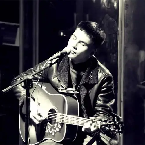 3月20日 | 张小九,他只是一位风中少年,悠然向我们徐来,听他就好.