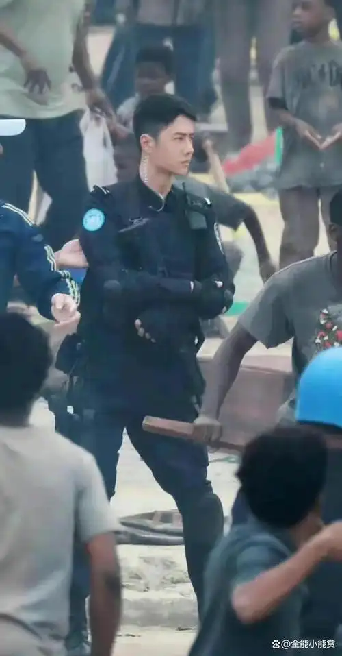 看似风光无限,实则战战兢兢,王一博肖战的酸楚,印证了黄渤的话