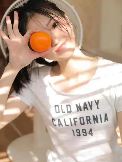 青春活力阳光少女清纯甜美卧室小清新唯美写真