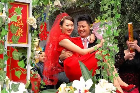 硬汉李健变身阳光80后 让导演丁黑惊喜不断搜狐娱乐讯 由青年演员李健