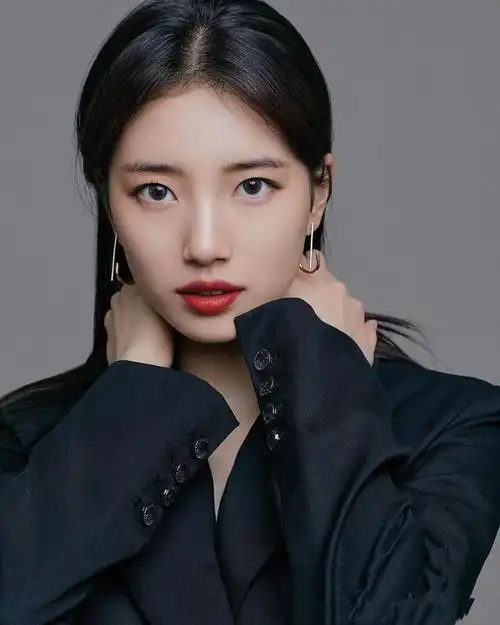 秀智成首位主刊大满贯国民初恋名副其实时尚大片非常复古