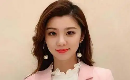 还记得王牌对王牌的费费吗得知她的身份网友我没看错吧