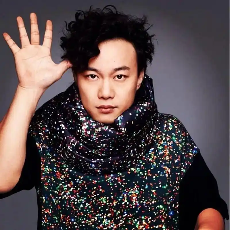 歌神陈奕迅,还有几张前排的,需要的赶紧把握机会.#陈 - 抖音