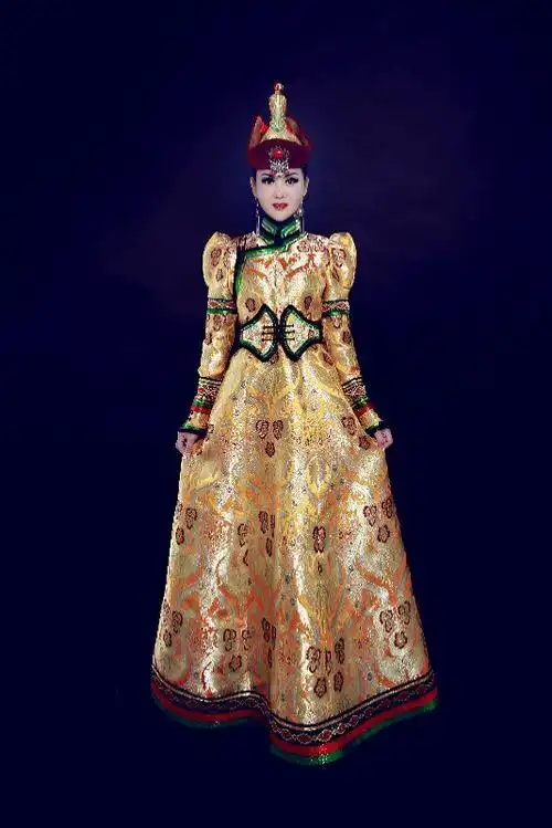 呼和浩特市新的社会阶层人士联谊会再添新成员-歌手格格倾情加入