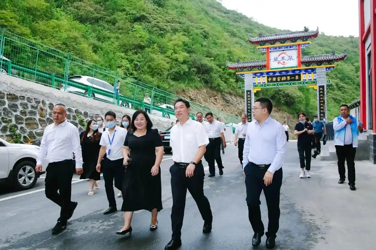 安康市人民的好领导好书记,为安康经济腾飞四处奔走做出了极大贡 - 抖