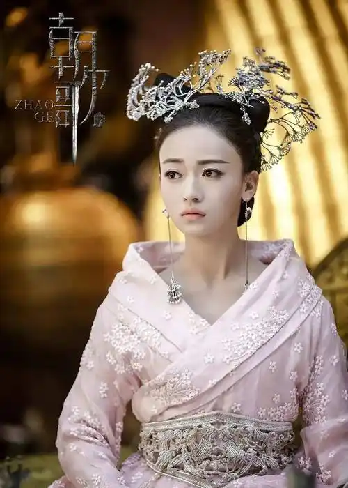 主演阵容:吴谨言,保剑锋,许凯,钟欣潼,米热,吴佳怡,白鹿,何奉天