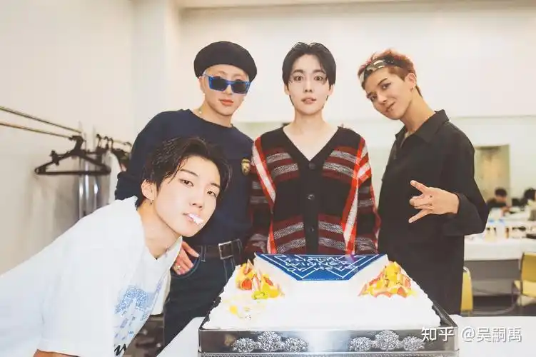 你见过哪些韩国男团中的神颜照片