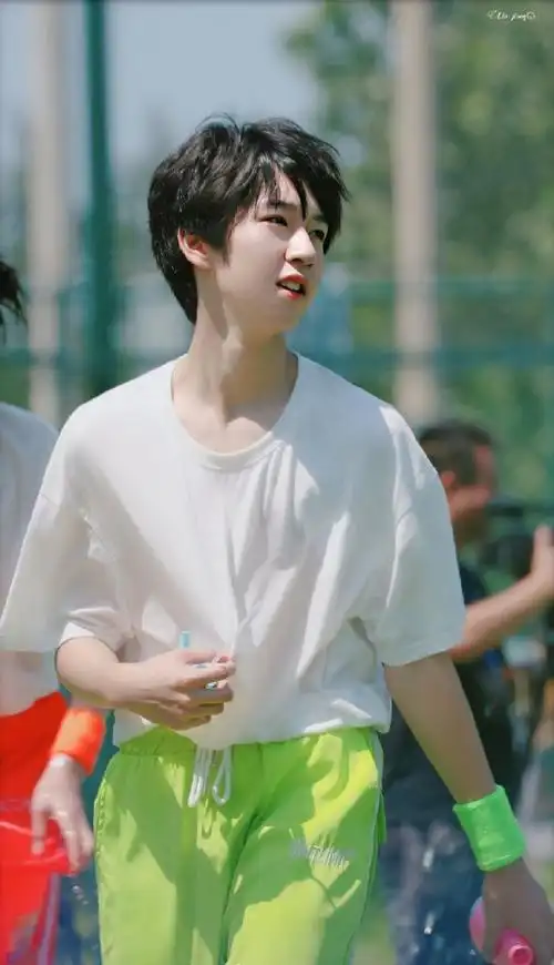 盛夏77少年77运动会77腹肌01#时代少年团和夏天的适配度