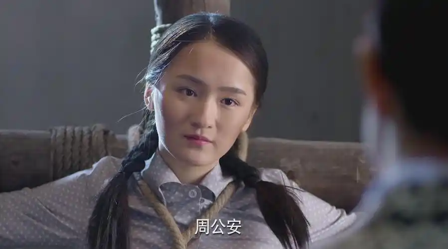 电视剧惊蛰# 央八热播,饰演公.安局调查员. 来自xiao炫猫 - 微博