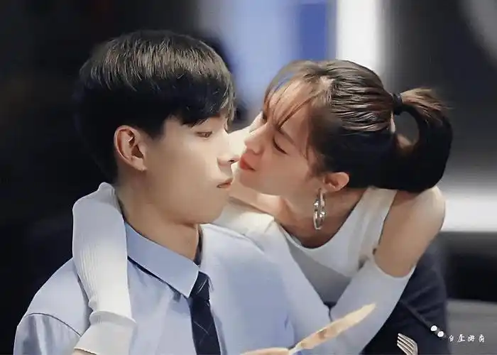 胡一天钟楚曦青春须早为到底有啥好嗑的04