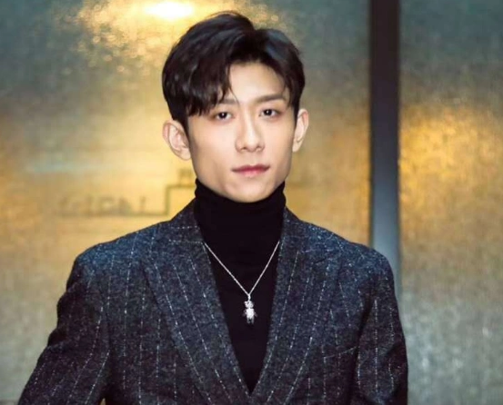 张一山大学前女友曝光女学霸获张艺谋力捧却没红名字撞车6人