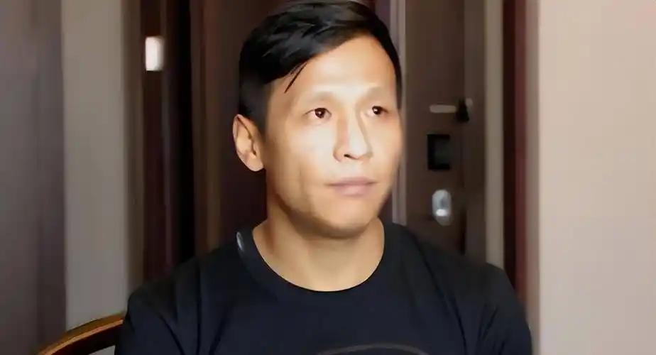 宋小宝:和前妻霍晓红离婚,再婚娶了粉丝王雪,如今成人生赢家_二人转