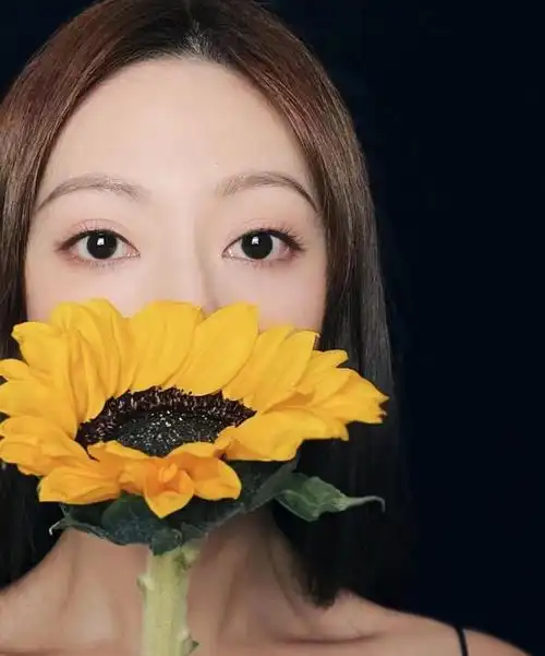 为你逆光而来热播余玥大女主千金妆容吸睛