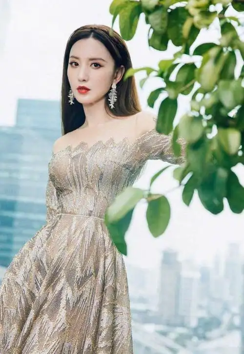 张萌中国内地女模特演员制片人主持人钢琴教师歌手