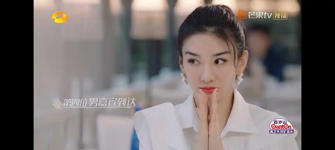 评论说这人也不靠谱有人看怦然再心动吗黄奕和王侃真的好好嗑