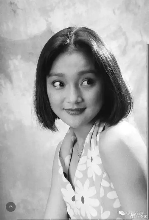 周迅,1974年10月18日出生于浙江省衢州市,华语影视女演员,歌手.