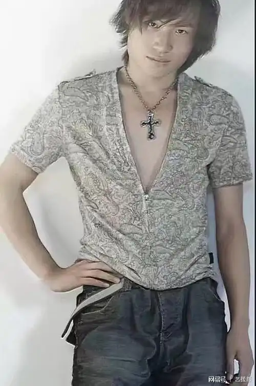 邱英杰期新歌庸人自扰懵懂少年青涩爱