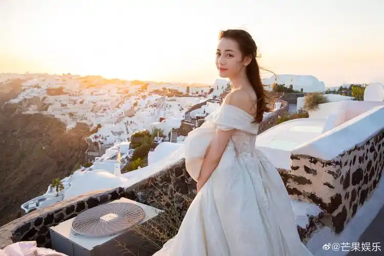 女神新照热巴这身婚纱什么水平快娶了她吧zt