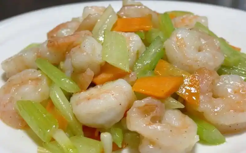 厨师长教你清炒虾仁的家常做法,步骤详细,爽滑脆弹下酒又下饭