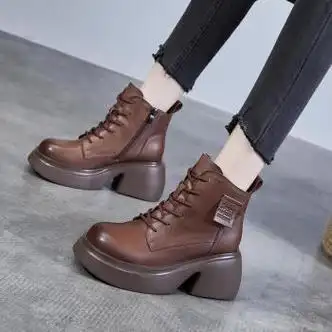 盛束阿伟早秋新品秋冬圆头粗跟马丁靴增高显瘦时尚百搭英伦风短靴棕色