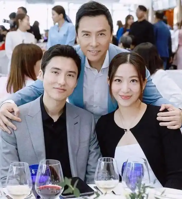 她是甄子丹的小姨子,也是港圈"最好命"媳妇