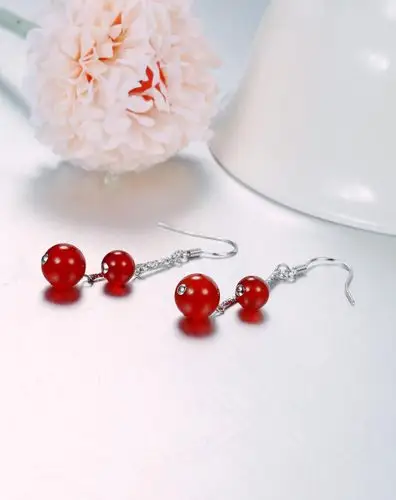 925银红玛瑙耳坠 情意