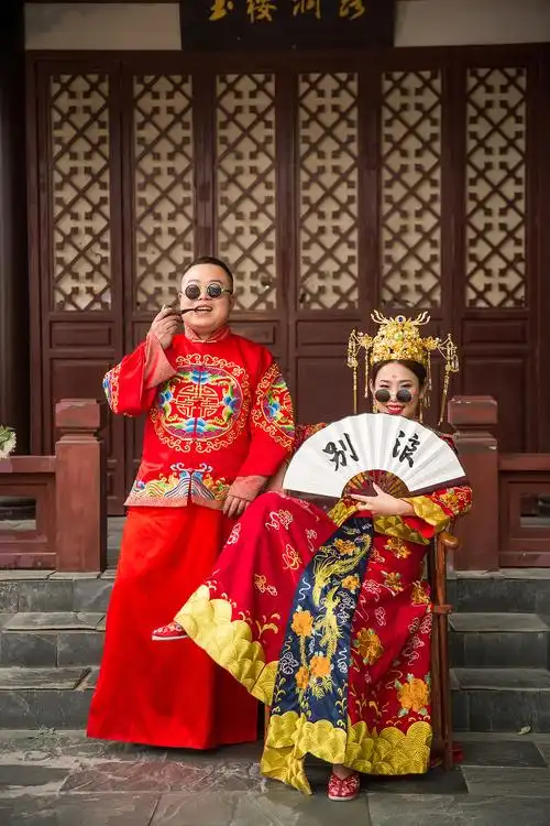 修片~中国红古装结婚照~附动图