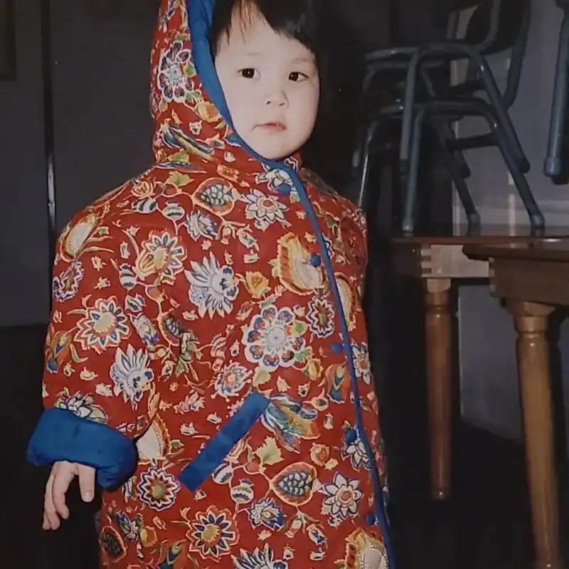 再来说徐贤,发现了她部分儿童时期照片,挺好玩的.她现在第一张 - 抖音