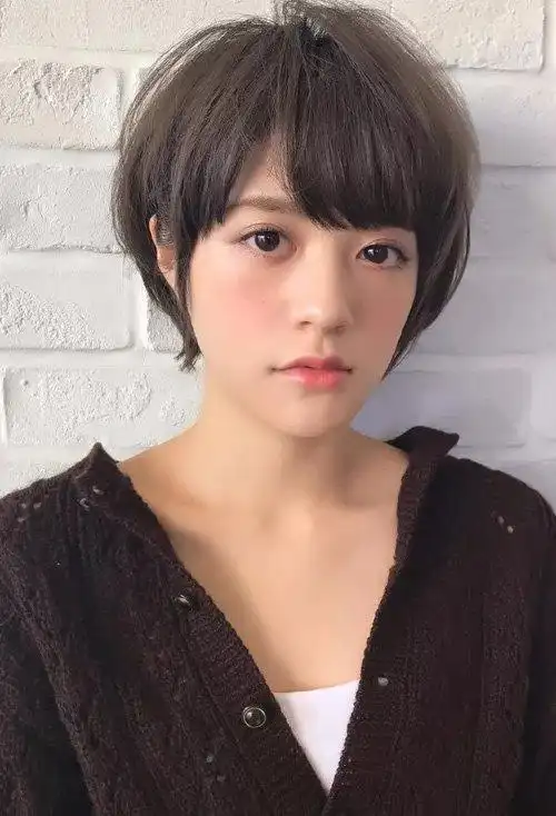 女生精剪出的短头发图片_发型造型_宝妈时尚生活网