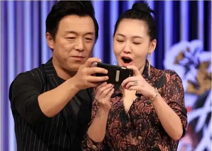 回顾黄渤普通妻子是我掌心宝成名后抛弃糟糠妻那还是人吗
