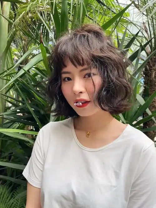 齐肩短发怎么烫