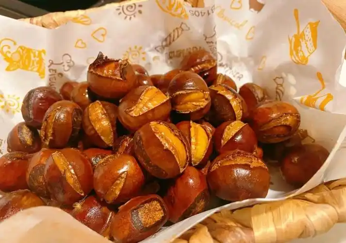 香甜软糯 皮薄开口特别容易剥开在家就能做糖炒栗子的教程