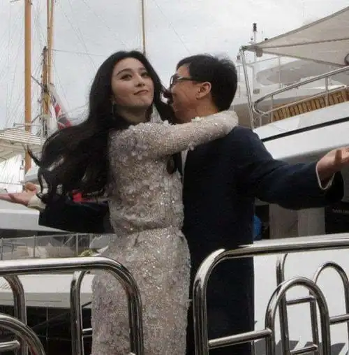 扒一扒成龙与范冰冰的十大亲密照