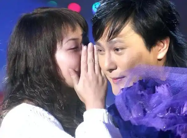 朱小妹不仅会关注张信哲的动态,还为其亲手做了一个"日记本".