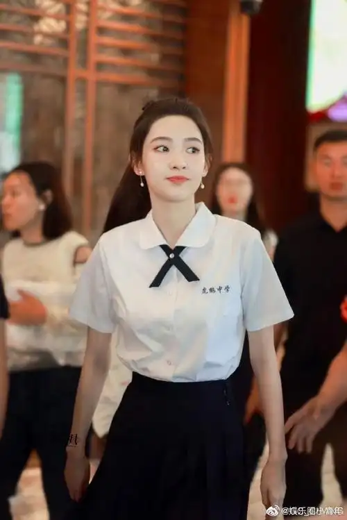 王玉雯女高造型真的梦回少年派邓小琪!