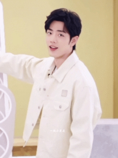 肖战#可可爱爱的白衣战,笑的好治愈!