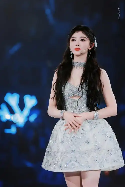 孔雪儿 舞台#7615#the9演唱会微指#070707@孔雪儿毕业快乐