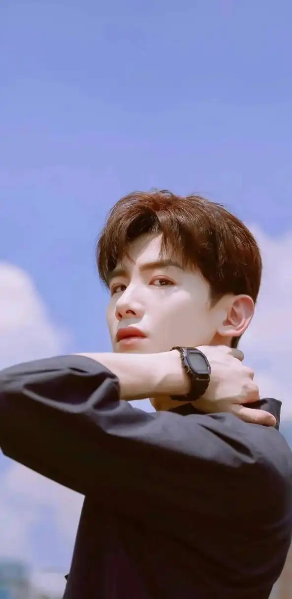 白敬亭神仙壁纸‖海边休闲风 #白敬亭##白敬亭神图##壁纸分享##每日