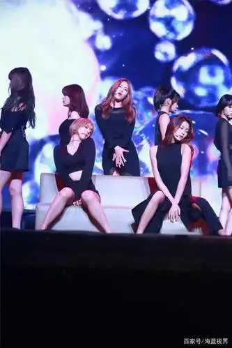 韩国人气女团aoa完美开唱,大长腿掀起性感风暴