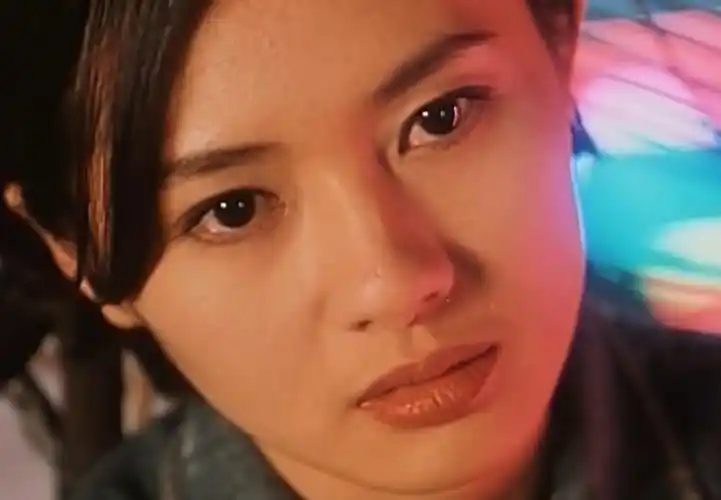 李丽珍在古惑女之决战江湖的形象有种酷酷的美